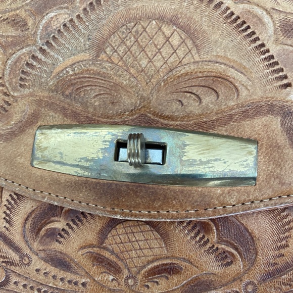 Vintage Leather Scroll Purse - Picture 2 of 4